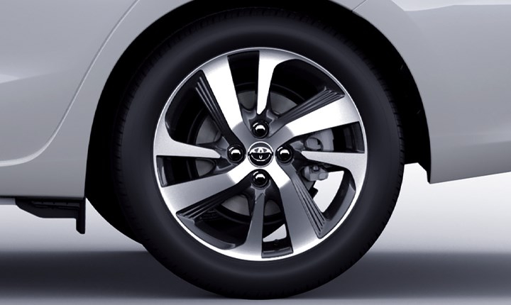 Toyota Vios 2022 Exterior tires