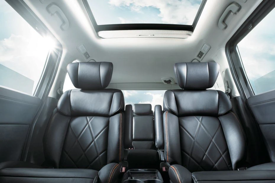 Nissan Elgrand 2022 interior seats