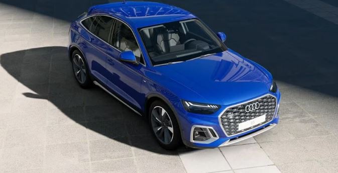 Audi Q5 Sportback Front Right View